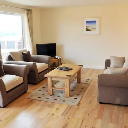 Holiday home Skylark Sleeps 8 Private Hot Tub & Dogs Welcome Nr Padstow, Pool Bar & Watersports *